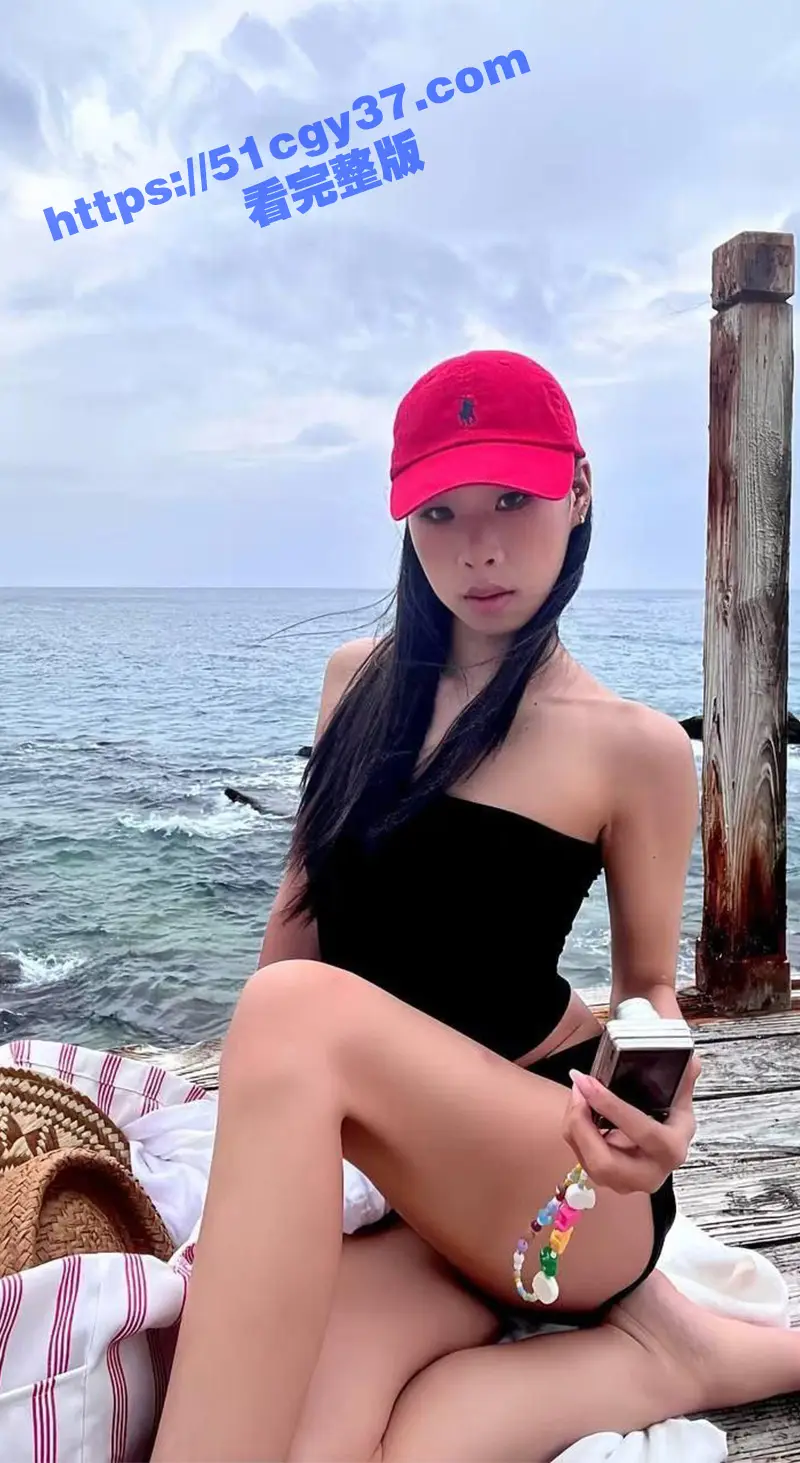 抖音火辣身材小众博主 ooo2 自拍啪啪合集流出 丰满肥臀被道具塞肛后入 引爆高潮! 图4