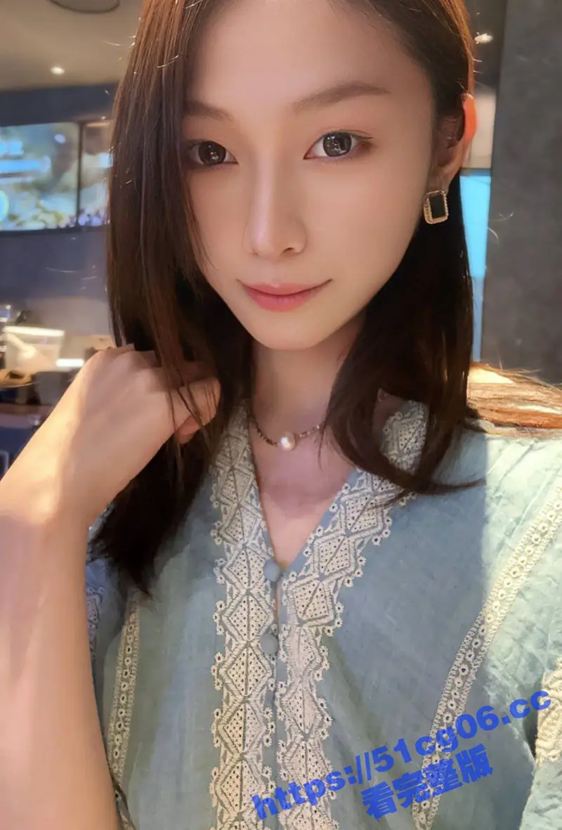 超高颜值反差婊口交吃鸡 气质清冷御姐自拍口交毒龙 看着镜头吮吸蛋蛋 技术好得让人猝不及防 图2