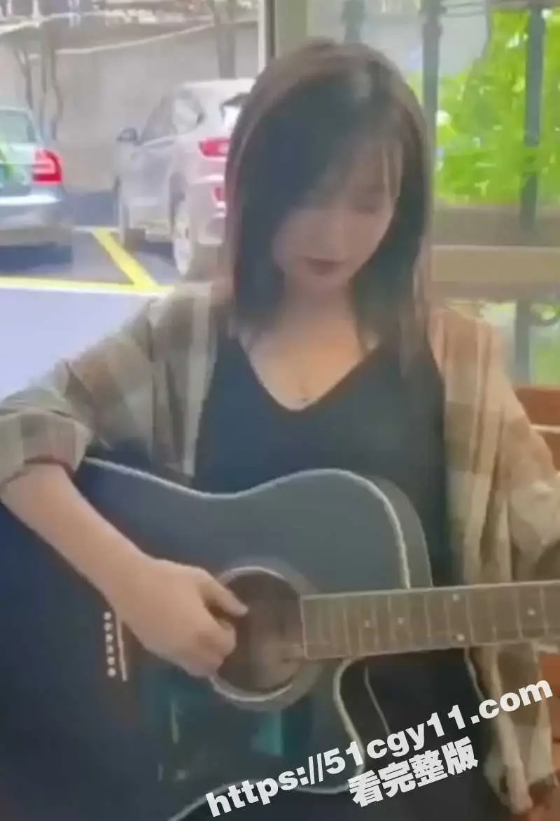 湖北公务员 荣琳琳 网调视频被曝 美艳人妻露脸裸聊自慰 抠出淫水竟放嘴中吸吮 淫语不断反差至极! 图9