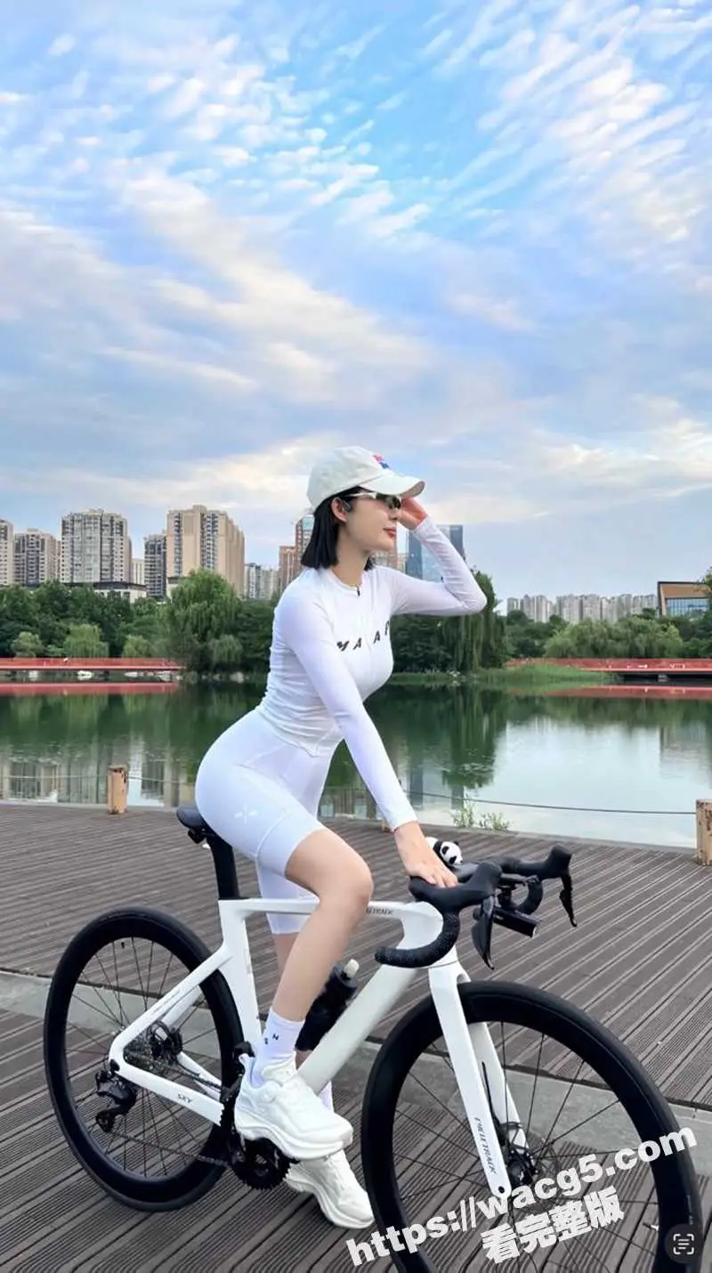 高质量骑行媛重出江湖 报名骑行团和陌生女神疯狂后入 骑自行车的都是正妹哦 图6