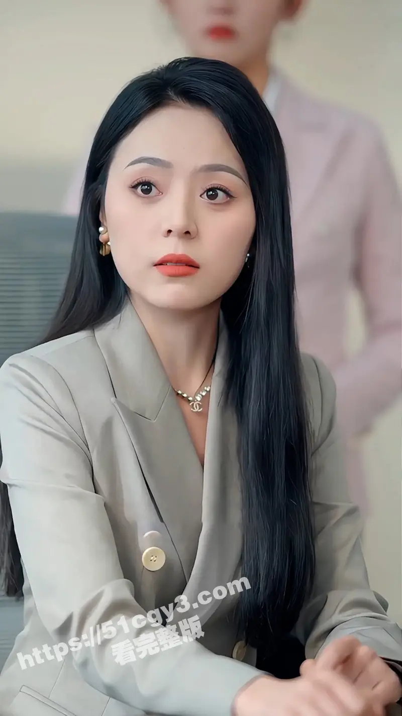 每日短剧《乌龙升职法则》打工人整顿职场 怒删代码却成公司救星！ 图5