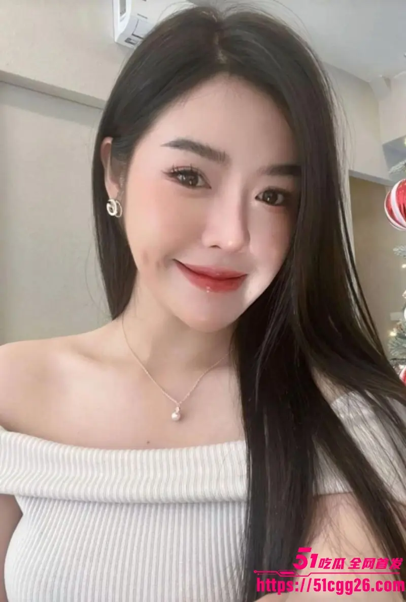 新加坡网红人妻 meilii98 私密视频流出 胸部丰满翘臀肉感爆棚 男主巨根轻插两下白浆狂流 画面荒诞又淫靡! 图2