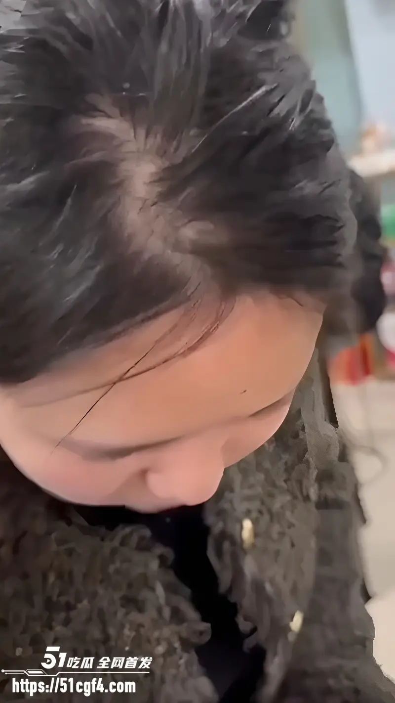 集美点男模没钱付账 竟当场吃屎抵账 重口吃播变态到极致太刺激！ 图5