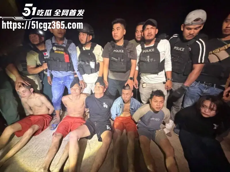 柬埔寨劫法场现场视频!黑衣大嫂一人一枪为爱冲锋 单枪匹马勇闯法场救男人 情深意重轰动全网! 图10