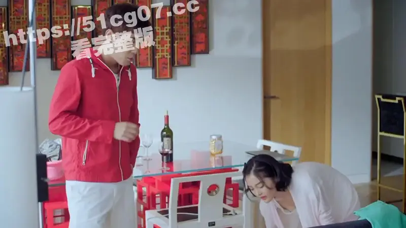 女明星的走光画面 没想到电视剧也有露点的吧 给大家整理了几个女星的露点画面 中韩的都有哦 图4