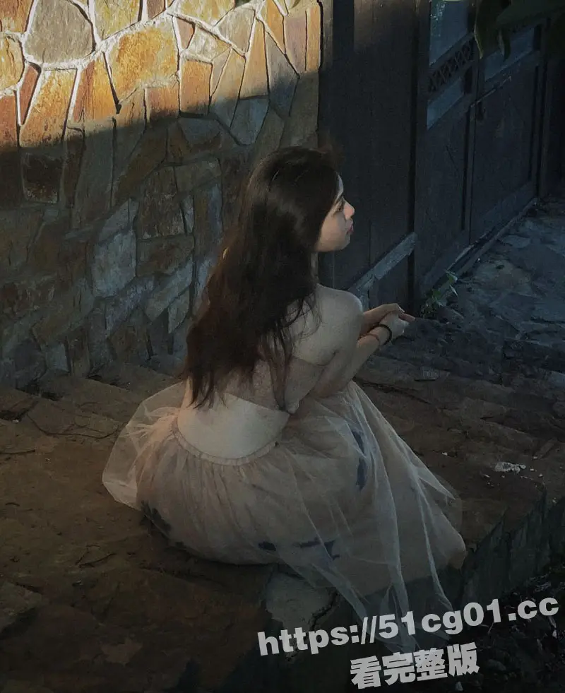 顶级身材纯欲反差婊 如此漂亮的美腿御姐 男友竟然是个不起眼的四眼仔 小姐姐被操狠销魂啊 图5