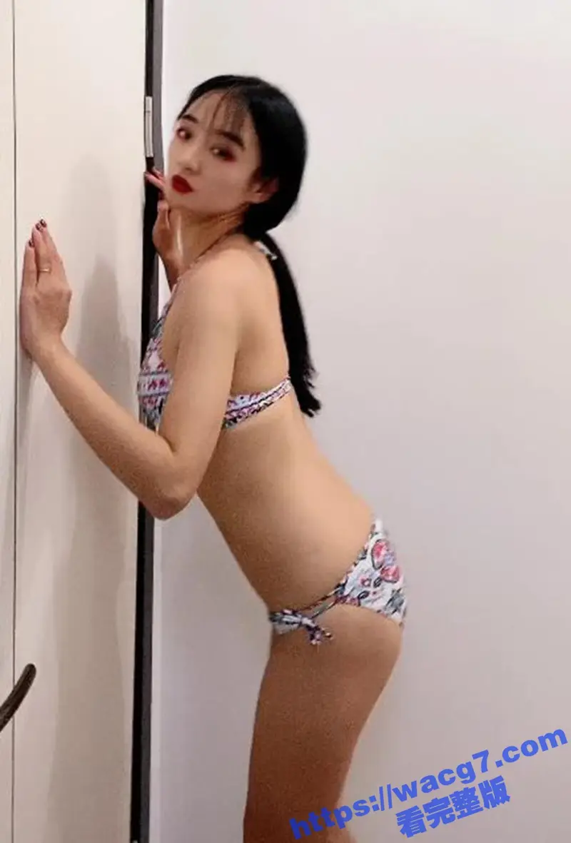 高颜女大学生兼职淘宝内衣模特 情趣内衣自拍流出 腰细腿长露脸露点勾魂摄魄！ 图8