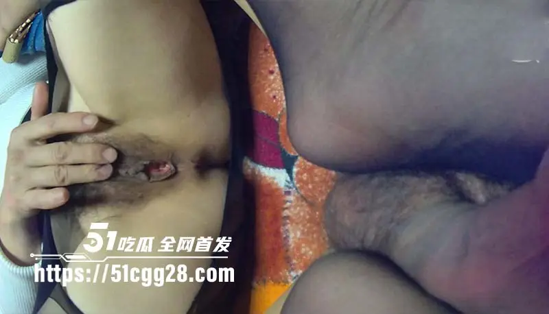 海角大神开发五十骚小姨 调教小姨搞到一半来姨妈也得继续 浴血奋战硬着头皮操 图3