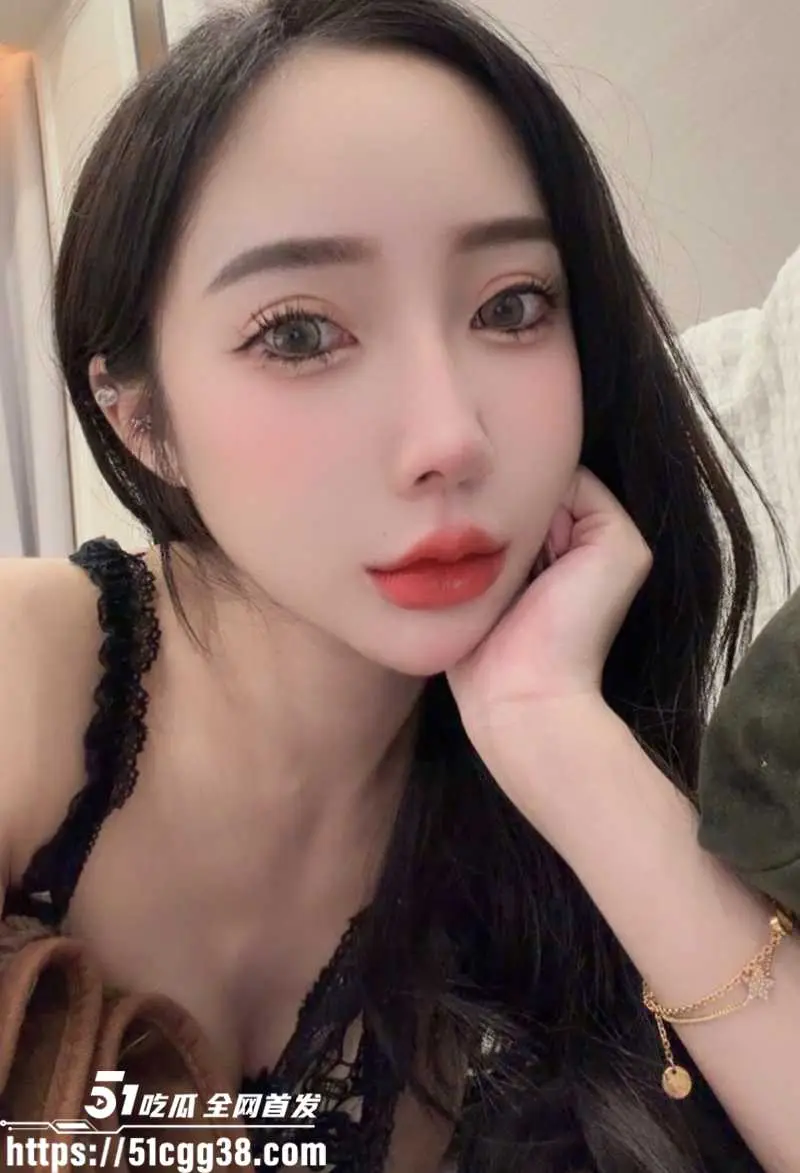 娇媚少妇 妍妍 夫妻淫片 两颗熟透蜜桃嫩乳上下翻飞 露脸舔屌眼神勾魂 堪称人妻极品 图4