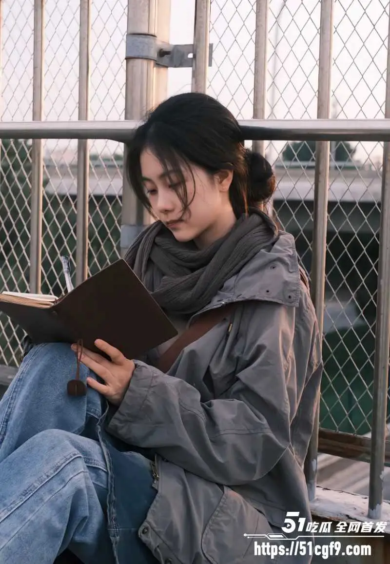 95后男演员 蒋龙 曝出新恋情 女主身份成谜 陈思诚绿帽癖再度引发关注! 图12