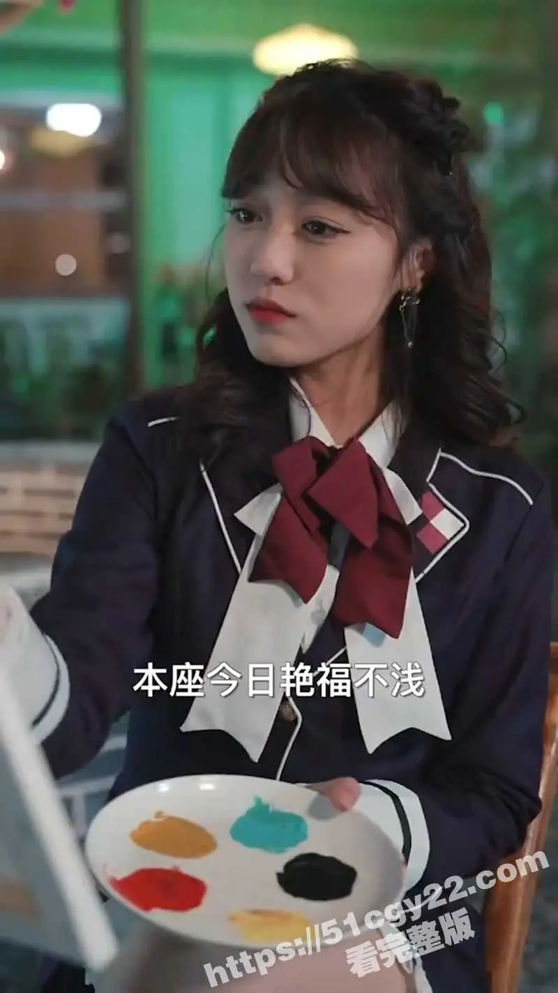 每日短剧《我的房东是个高手》 八号房房东靠收租为生 没想到房子竟是修炼宝地 租客个个都是顶尖高手! 图3