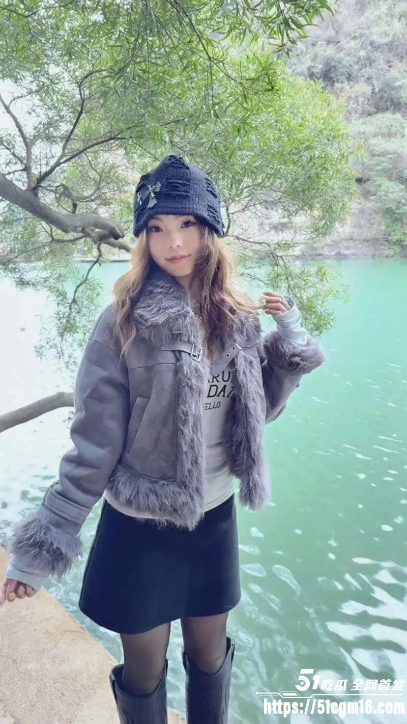 广东佛山反差婊 陈倩瑜 不雅私拍 户外深喉口交 楼道全裸后入狂操 激情十足! 图1