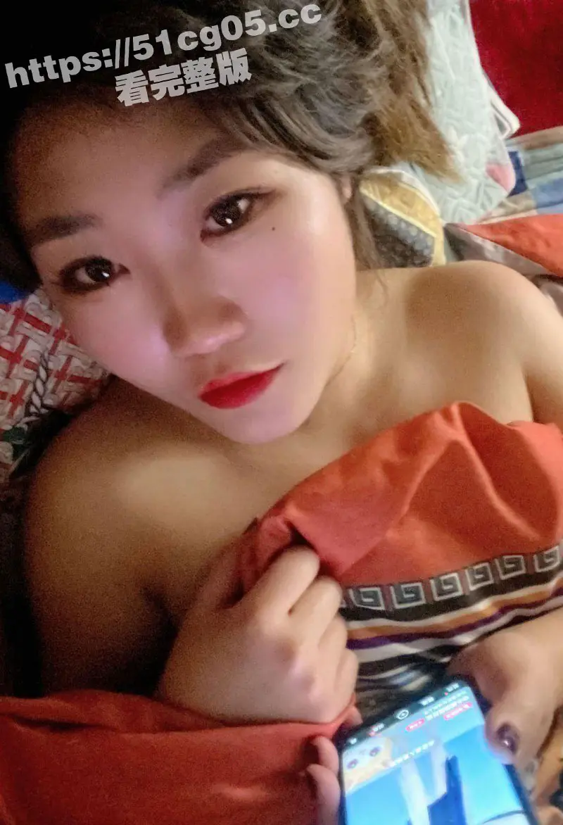 网上约炮微胖已婚少妇 老公常年出差 这骚货在网上到处撩男人 需要用大鸡巴狠狠的插入她的骚穴才行! 图6
