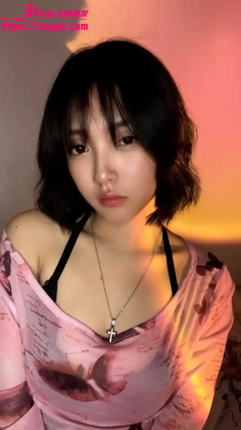 菲律宾网红 清纯嫩妹 自慰口交性爱合集 天使脸庞完美身材 简直是贪婪放荡的肉体祭坛! 图1