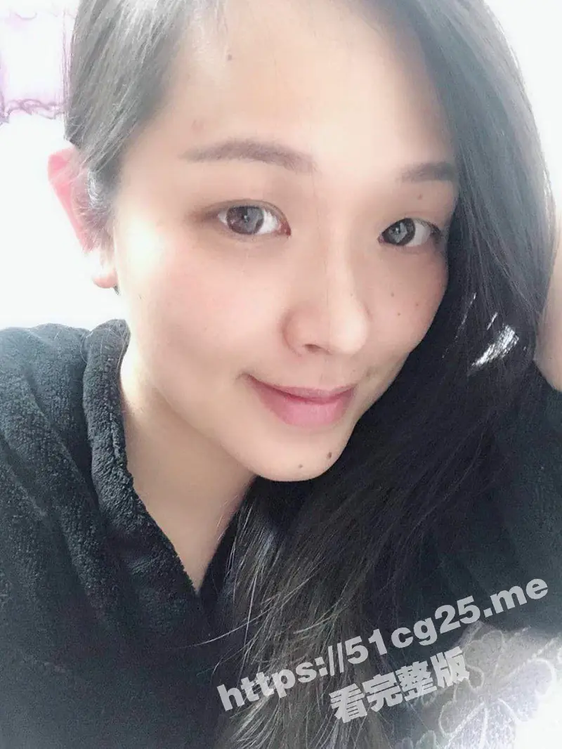 岳阳化妆品柜台营业员 戚嘉丽 笑起来很甜脱衣服很骚 分手后遭男友曝光自拍视频! 图1