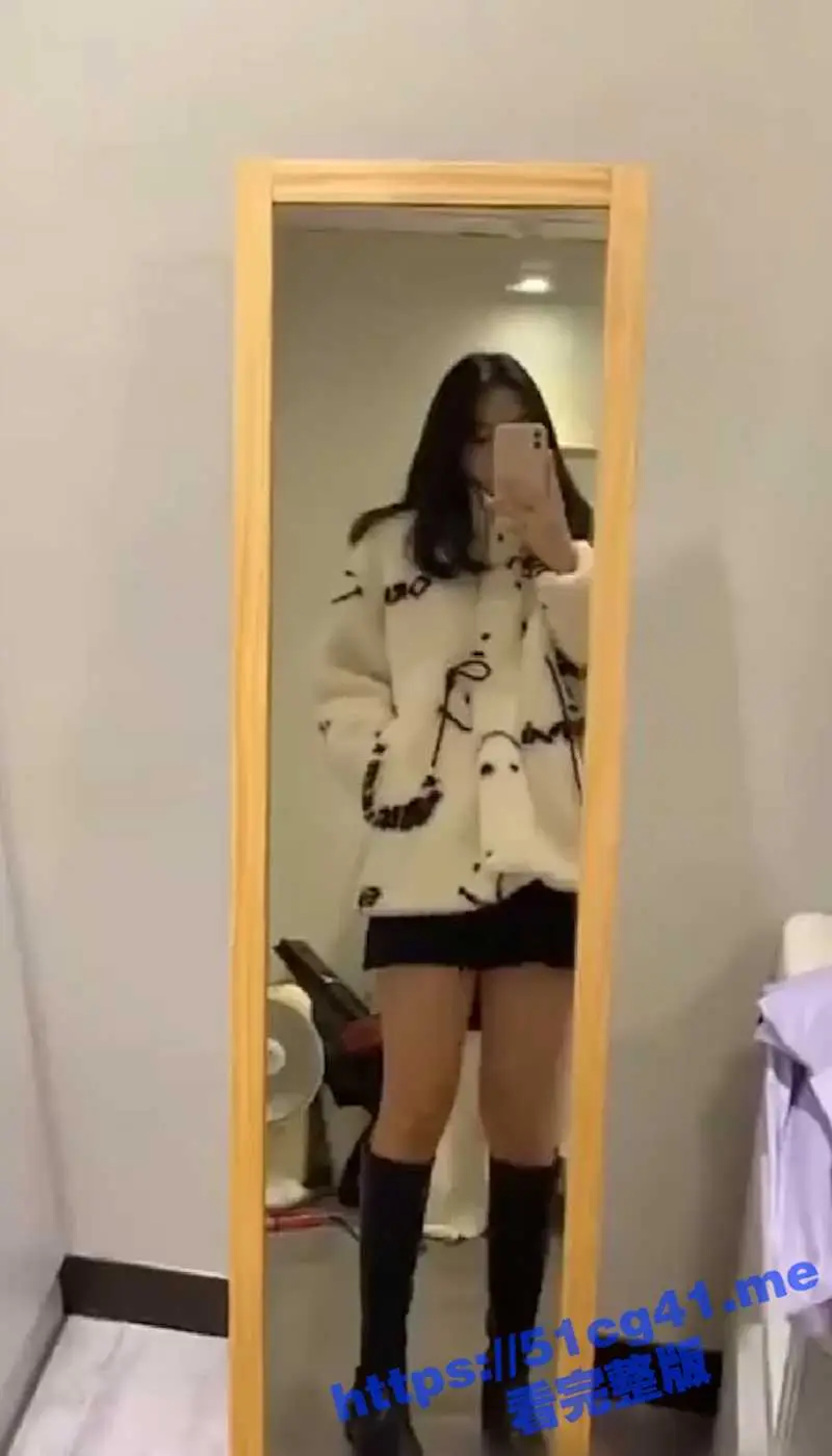极品舞蹈生表妹跳裸舞换得三亚游 与哥哥一起在沙滩后入看日出! 图1