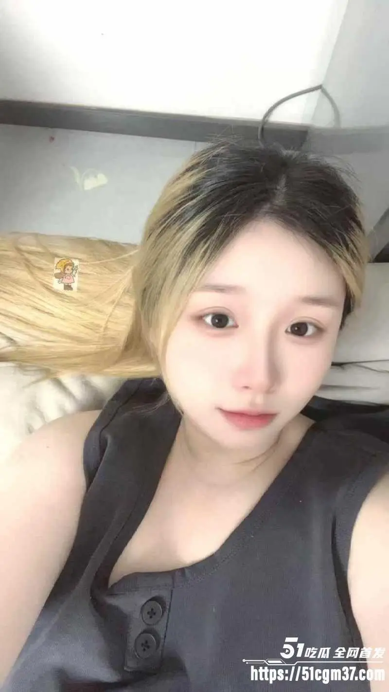 河南开封 郭绮彤 老赖裸贷曝光 骚货全裸姨妈期自慰 一逼鲜血淫荡至极！ 图3