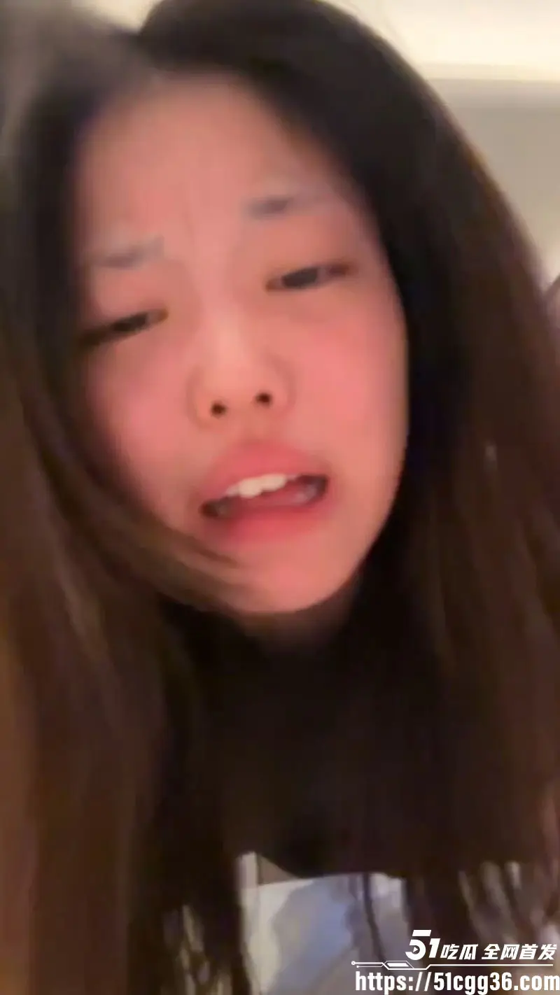 高颜值清纯美少女被金主调教 穿情趣装含金主大棒吞吐 后入猛操肥臀 表请既痛苦又销魂! 图5