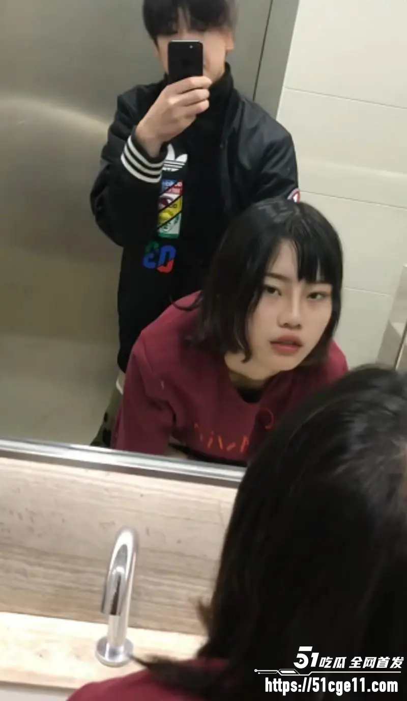 反差短发学生妹 酒店约啪私拍 对镜后入娇喘甜腻 被操到求饶浑身瘫软！ 图2