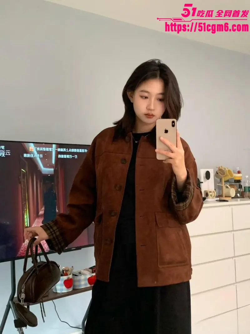 炸裂NTR剧情照进现实 渣男为升职加薪主动献妻 伺候领导客户被轮番内射 满腹野种让绿帽激动不已! 图7