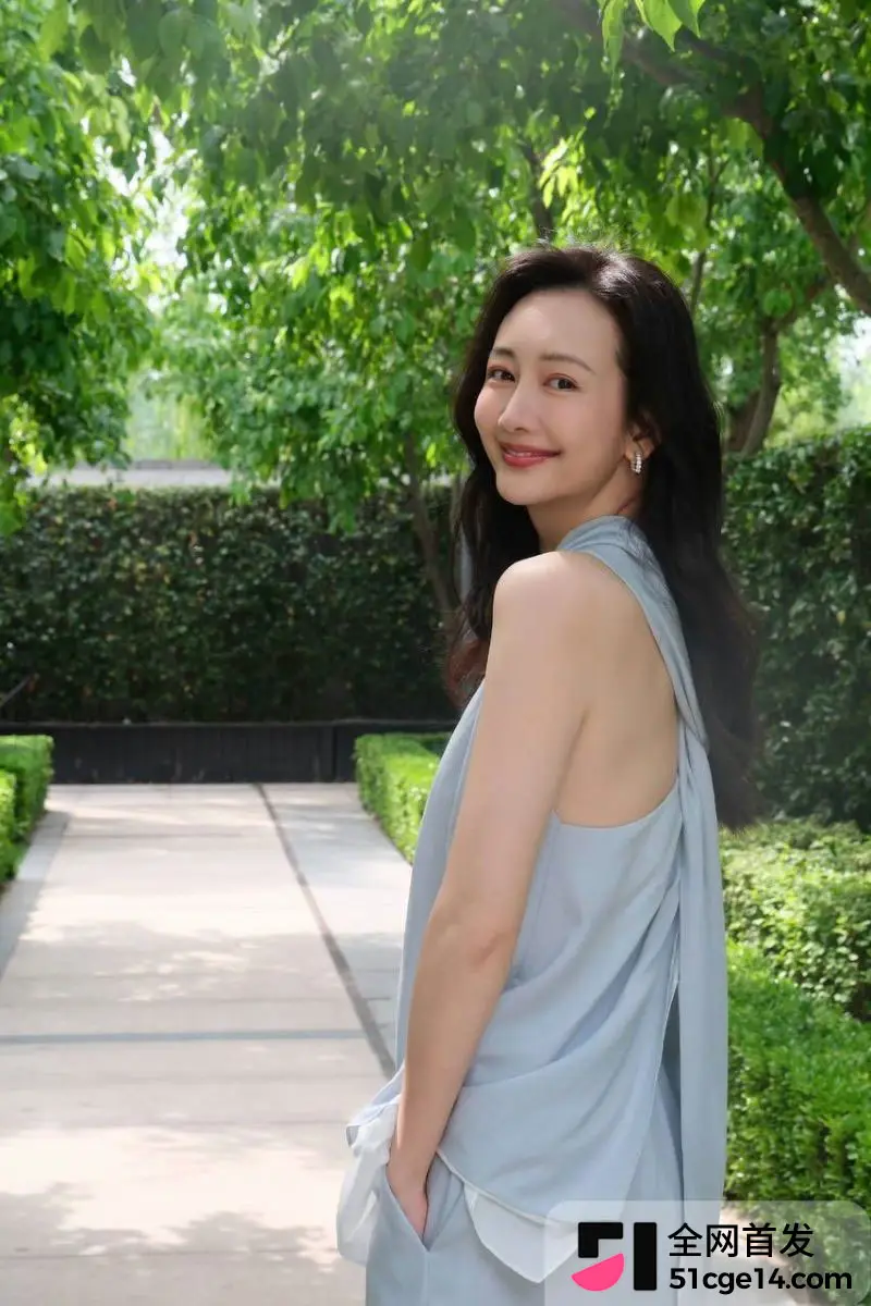 十年前夜光剧本成回旋镖 王鸥承认独自带娃 何九华认女不认妈 去父留子上演现世报! 图10