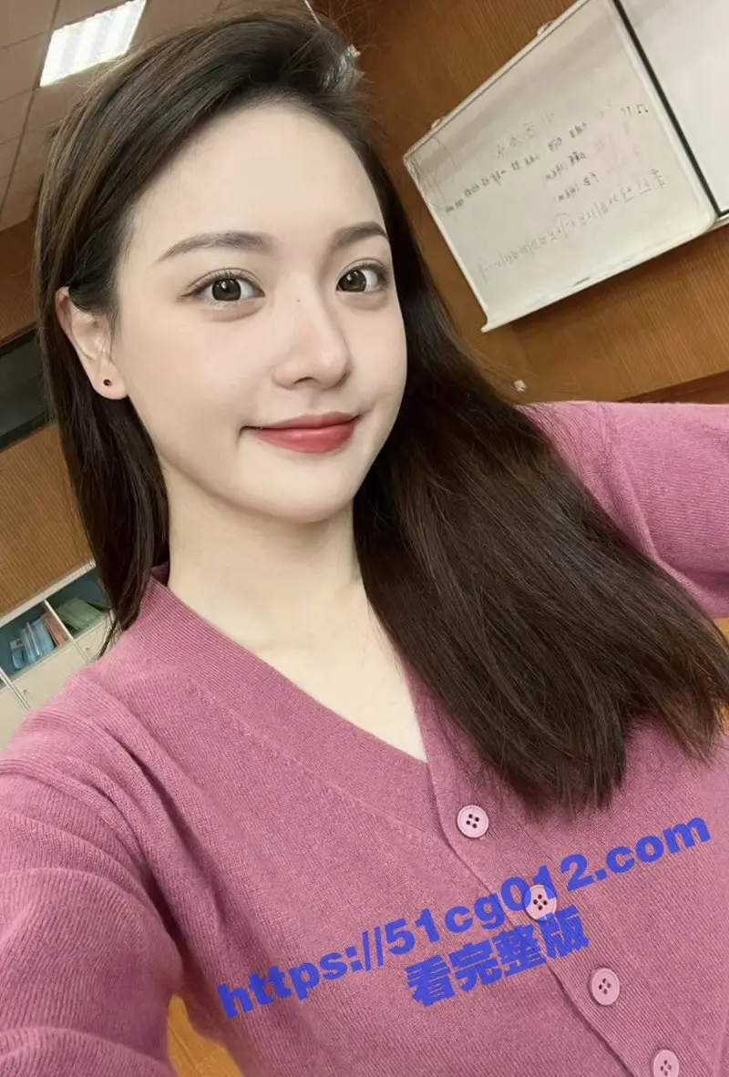 武汉音乐学院音乐教育专业美女 程宇嫣 学校琴房自慰露出 纹身被同学认出曝光! 图1