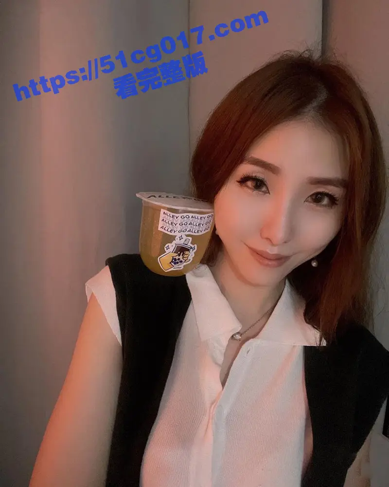 在校女大学生长相甜美 视频露脸面试模特 被套路脱光展示身材 这智商没被骗到缅北奇迹!!! 图6