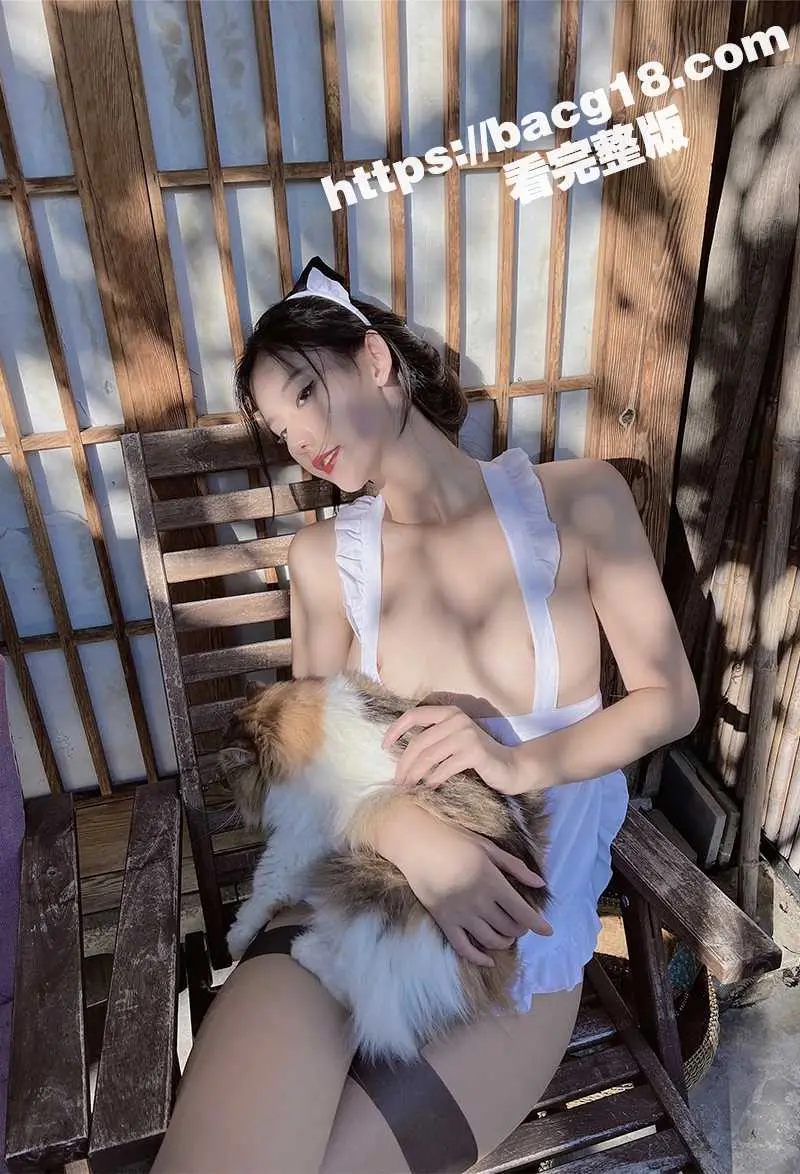 极品女神 阿朱 情色私拍 白丝尤物赤裸诱惑青旅室友 浪荡翻滚扭动翘臀发骚求后入 图1