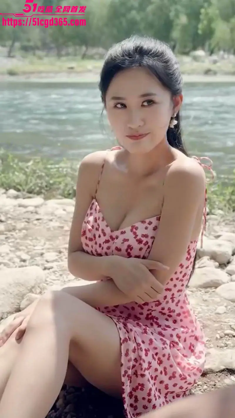 免费短剧《逍遥村野小神农》为救寡妇解锁乡村奇缘 妙手回春逆袭的逍遥人生！ 图1