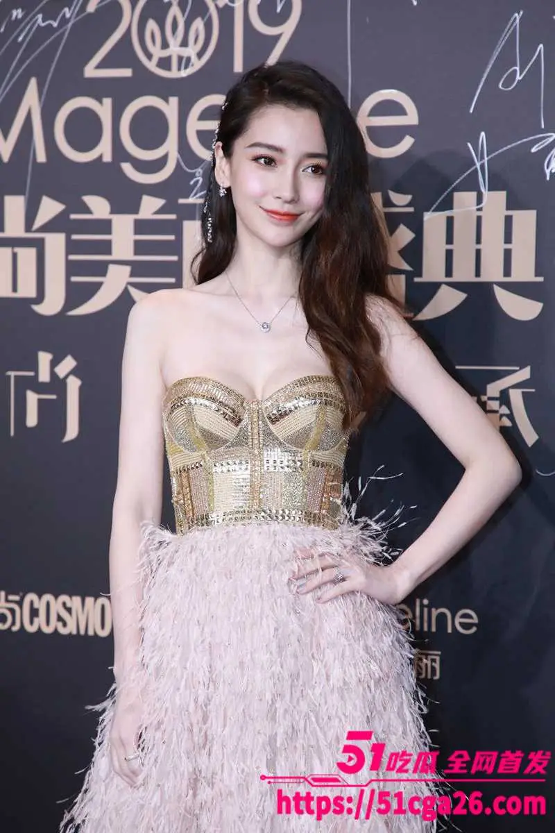 顶流女星 Angelababy杨颖 酒店裸舞做爱视频独家曝光 不愧是模特陪酒女出身 玩的就是花啊! 图1