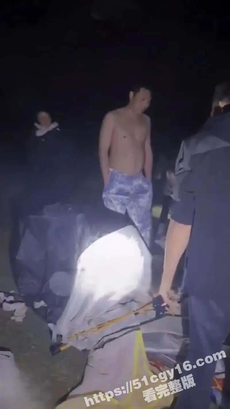 抖音人妻 Mola吉妹 直播中怒抓小三 霸气宣言老公18cm爽死小三 火爆场面直接引爆网络! 图6