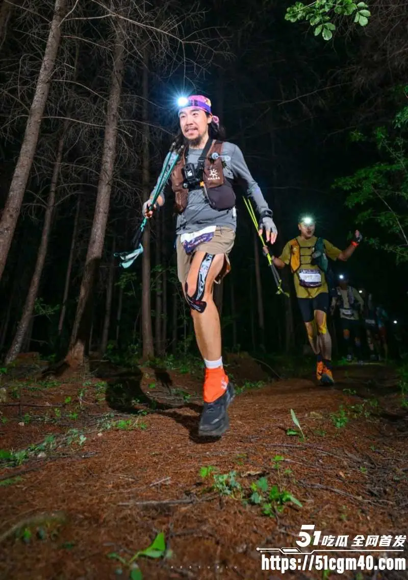 辽宁本溪关门山 100KM越野跑突发暂停 大哥跑一半突然被喊停 下山时生无可恋 图9
