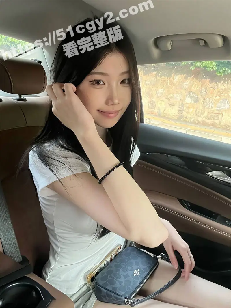 湖南极品反差学妹 被渣男曝光私密视频 情趣开档黑丝 各体位做爱花样层出不穷！ 图4