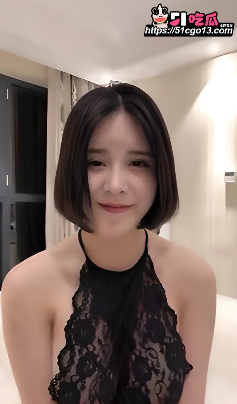 清纯女主播 美娜酱 直播大秀 身着JK制服搔首弄姿 揉奶扣穴激情自慰散发淫骚 图2