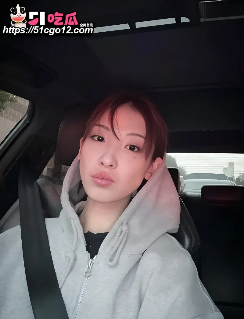 精神小妹 lugavhoney 拍摄写真惨遭摄影潜规则 深喉口交打桩爆操 浓精射满美乳！ 图3