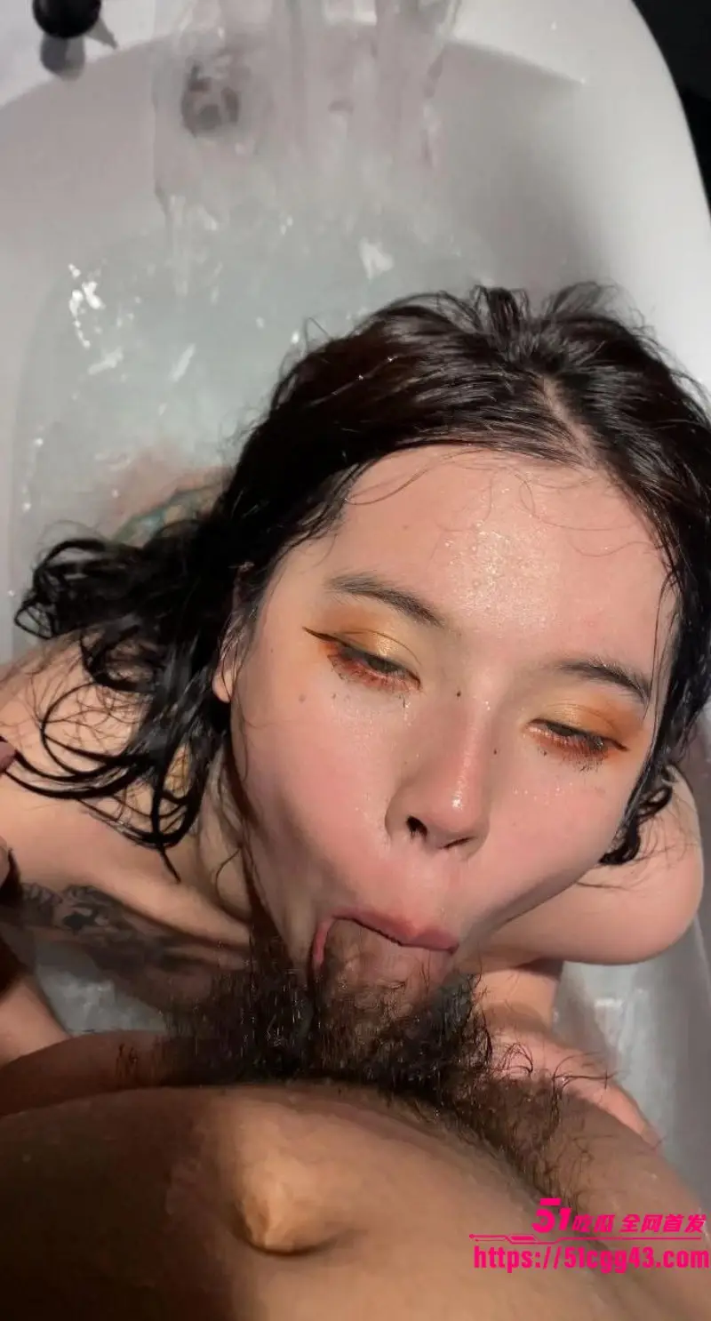 上海风骚少妇 林子怡 出轨自拍 美乳骚穴玩弄至高潮喷尿 后入骑乘打桩彻底释放淫荡天性 图1
