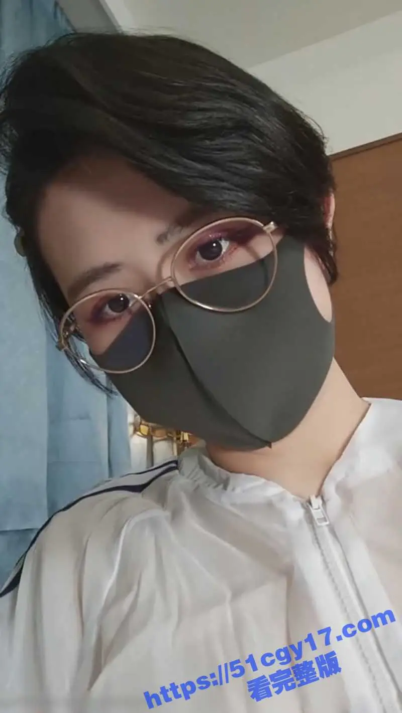 极品网红福利姬 奶咪Anaimiya 新作来袭 短发白丝死库水 展示粉嫩小穴 激情自慰爽翻天！ 图1