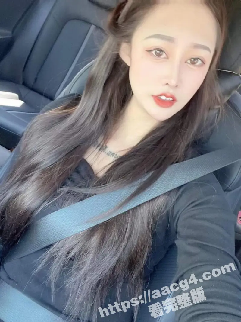 推特约炮大神 狂操高颜值花臂DJ美女 趴屌深情口交 女上位抽插叫床声浪荡无比 图2