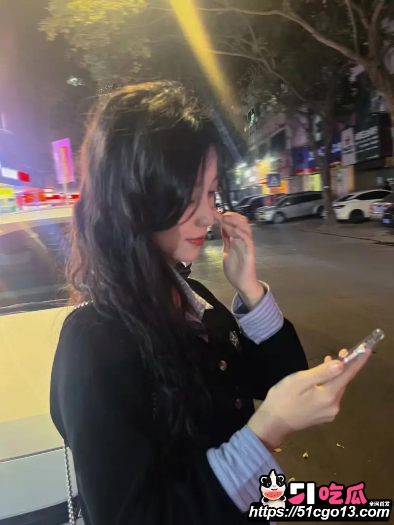 校花级清纯女神 分手后惨遭曝光 肉臀馒头逼堪称顶级炮架 镜前后入模样风骚入骨! 图3