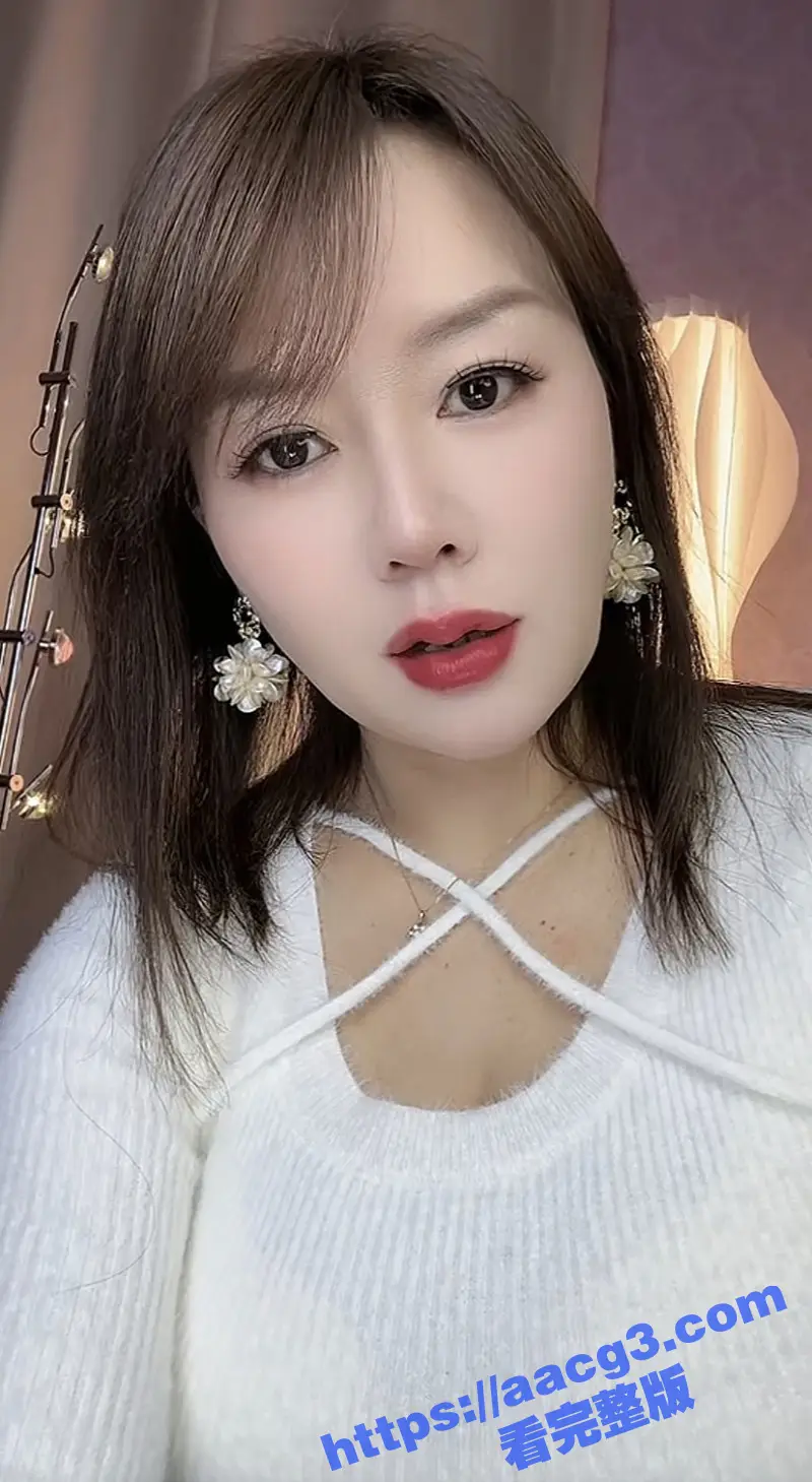 抖音少妇小网红伊玫瑰 不雅视频流出 线下献身金主 跪地口舌侍奉激情不断 图5