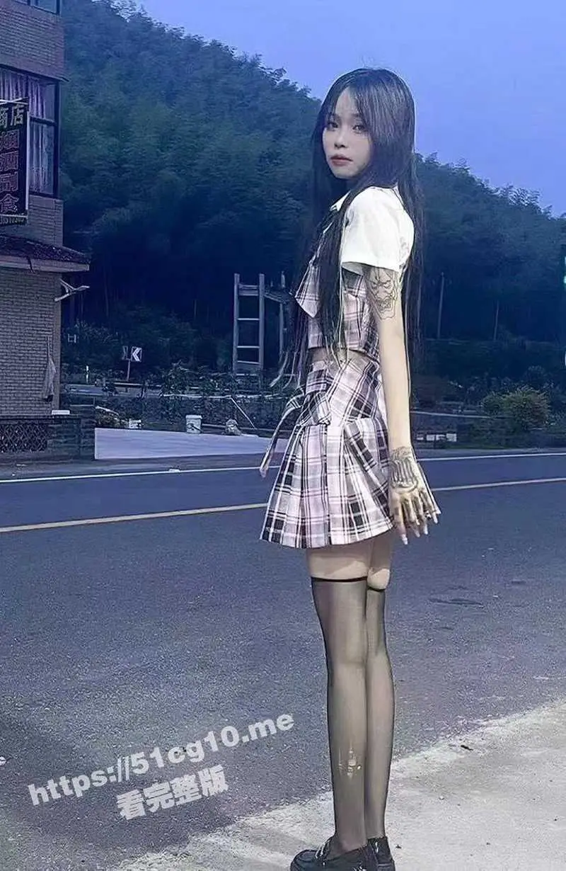 骑士变骑逝!高挑身材纹身摩托车小仙女 车祸事件 图1