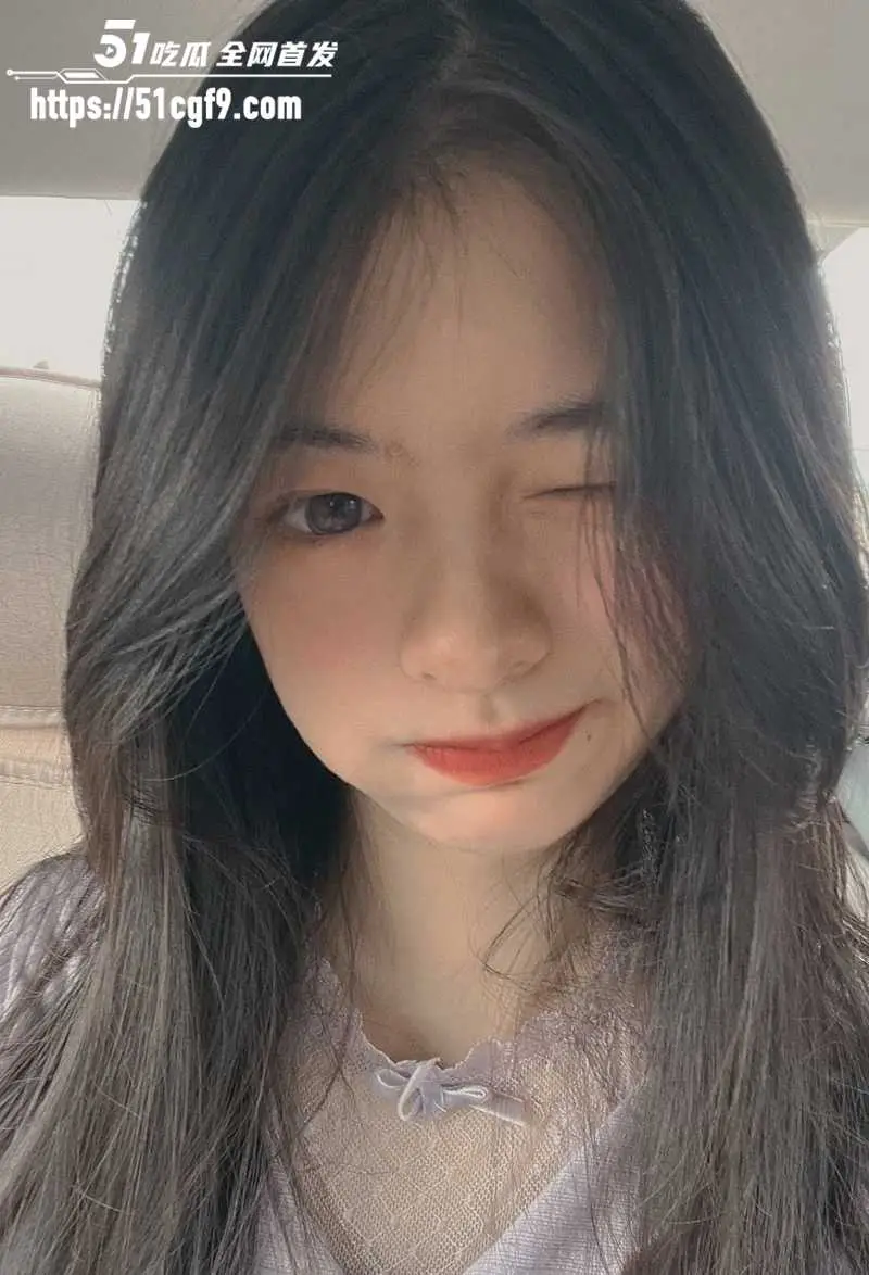 纯美素人嫩妹 性爱私拍泄密 露脸舔蛋花式深喉 被掐脖狠操 双眼迷离酥胸狂甩 图1