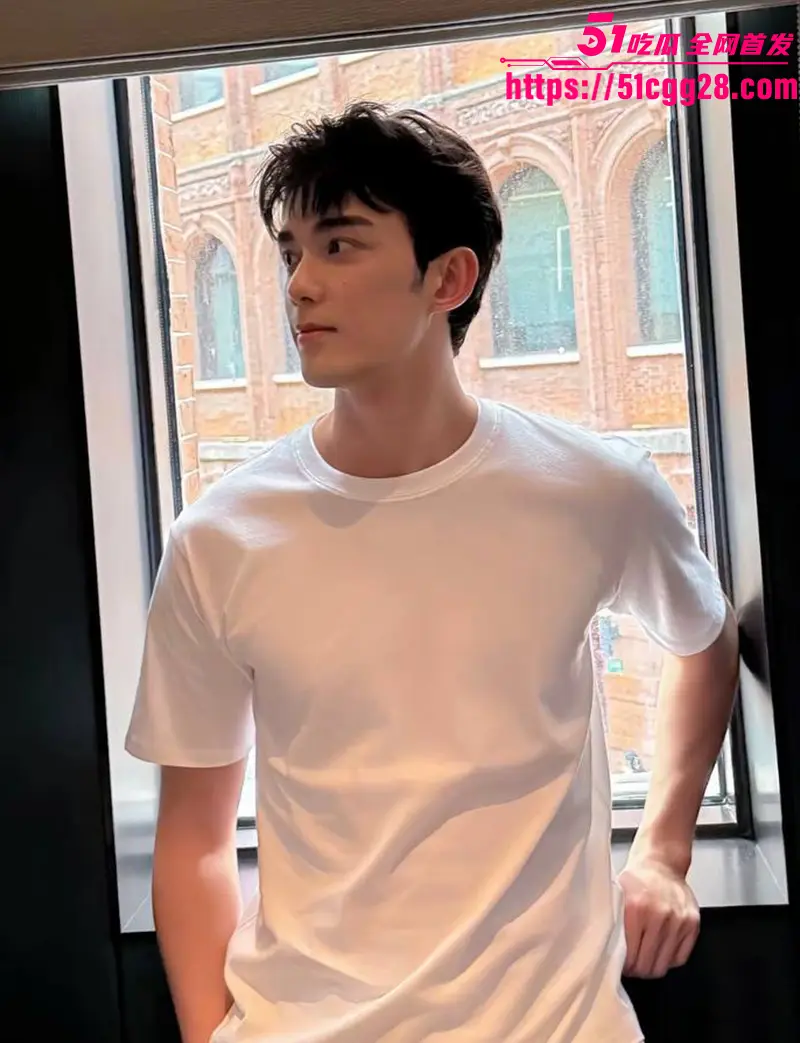 顶流男明星 吴磊 被前女友白珊珊微博怒爆 一万块卖床照只为逼问真相 国民弟弟人设崩塌 秘恋直接掀翻全网! 图4