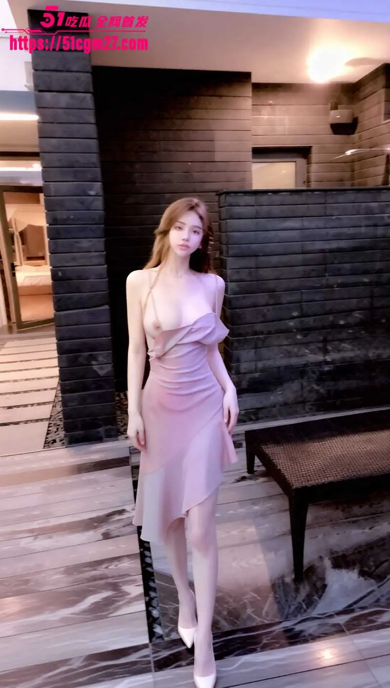 杭州顶级名媛 鲤鲤 付费视频合集 精致建模脸不输明星 富哥圈的御用精盆！ 图1
