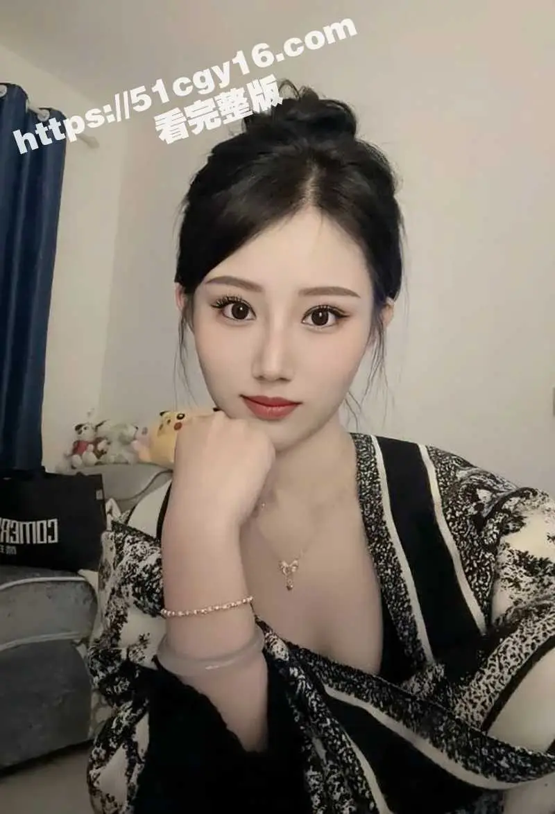 海角大神 废物点心 操翻人妻大表姐 亲戚串门都能串出个成人片 隔着屏幕都能闻到骚味儿！ 图3