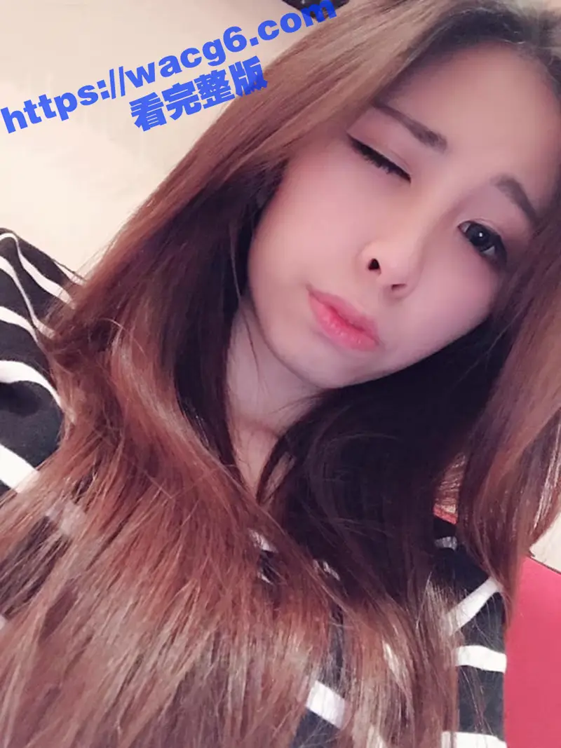夜店勾引高颜值嫩妹 原来也是个蹭桌的骚婊 那必须带回酒店 和朋友一起3p分享 酒后的她可太骚了 图3