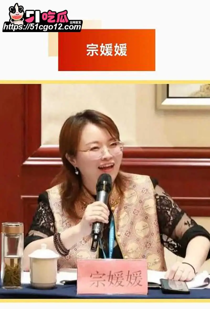 南通如皋吾悦广场 上演抓奸大戏 丈夫小三联手扭打正妻 身份被扒沦为全城笑柄 图8