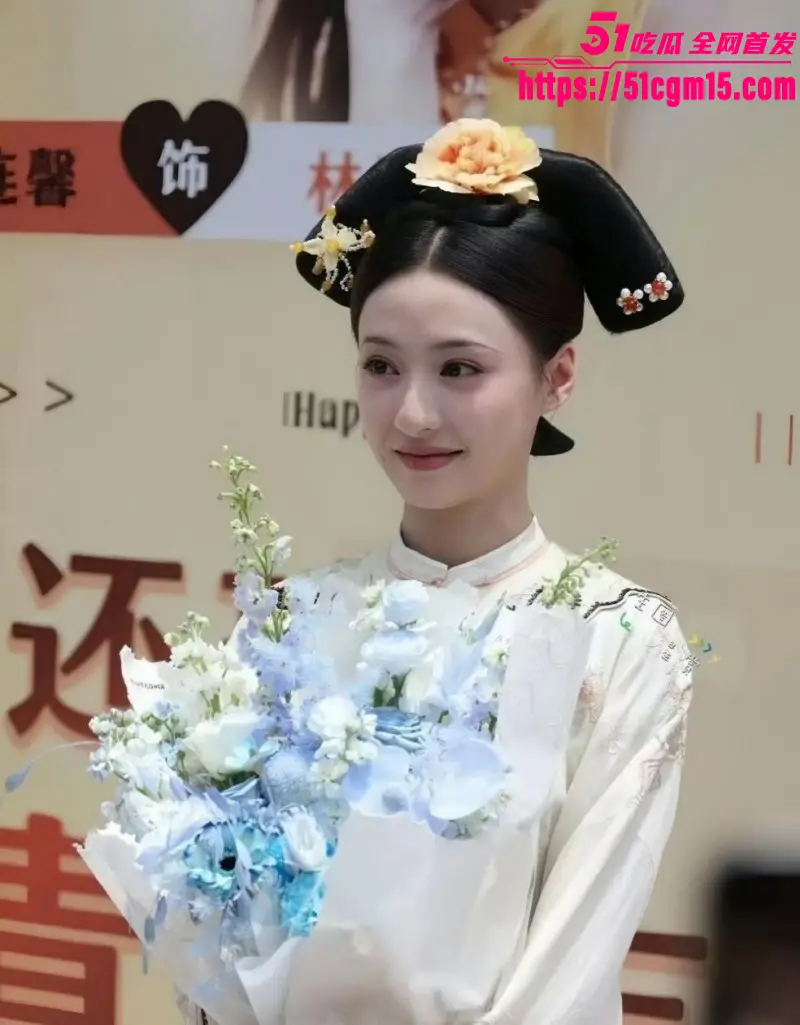 内娱当红女演员 胡连馨 继于适裸聊事件后 再度被曝15万天价陪睡费 多段不雅视频疯传全网! 图9