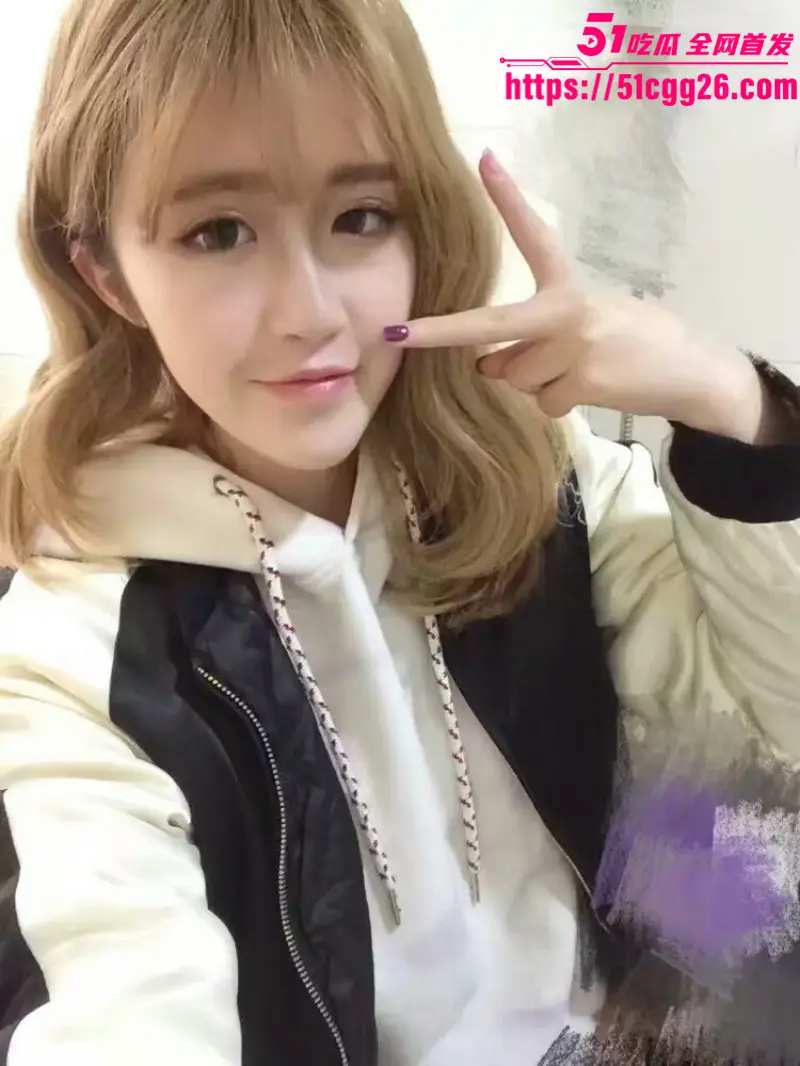 湖南长沙反差女大 李昕玉 裸贷视频泄密 撅臀揉胸尽显风骚 校园女神下贱无比! 图3