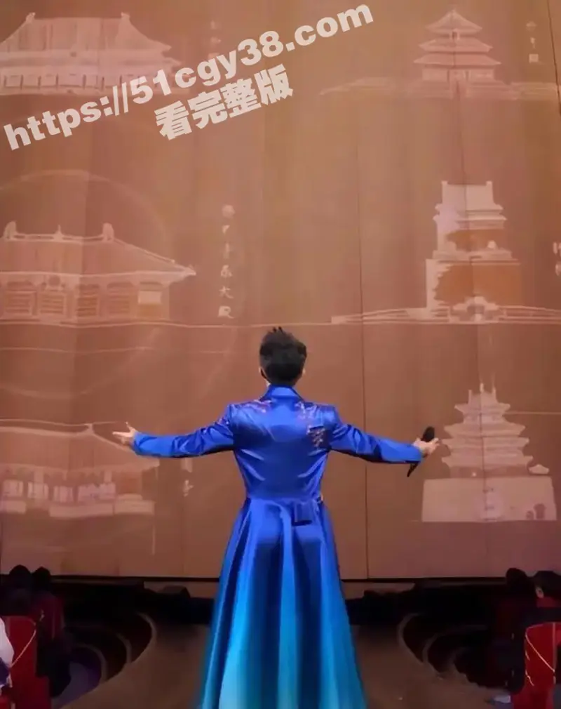 凤凰传奇 曾毅 彩排照性爱姿势手表登热搜 自曝曾殴打女工作人员 点燃舆论火焰! 图4